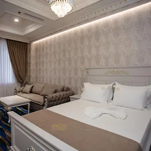 4* מלון Ervini Boutique